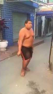 Orang gendut joget lagu jaran goyang wkwkwk