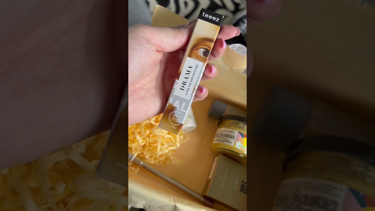 I am obsessed with this months Glossybox 😍😍