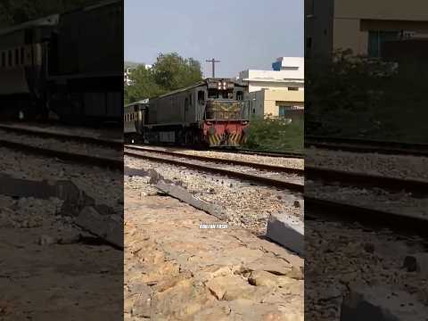 16DN Karachi Express through pass Hyderabad City #shortsfeed #feeds #shortsviral #viralshorts