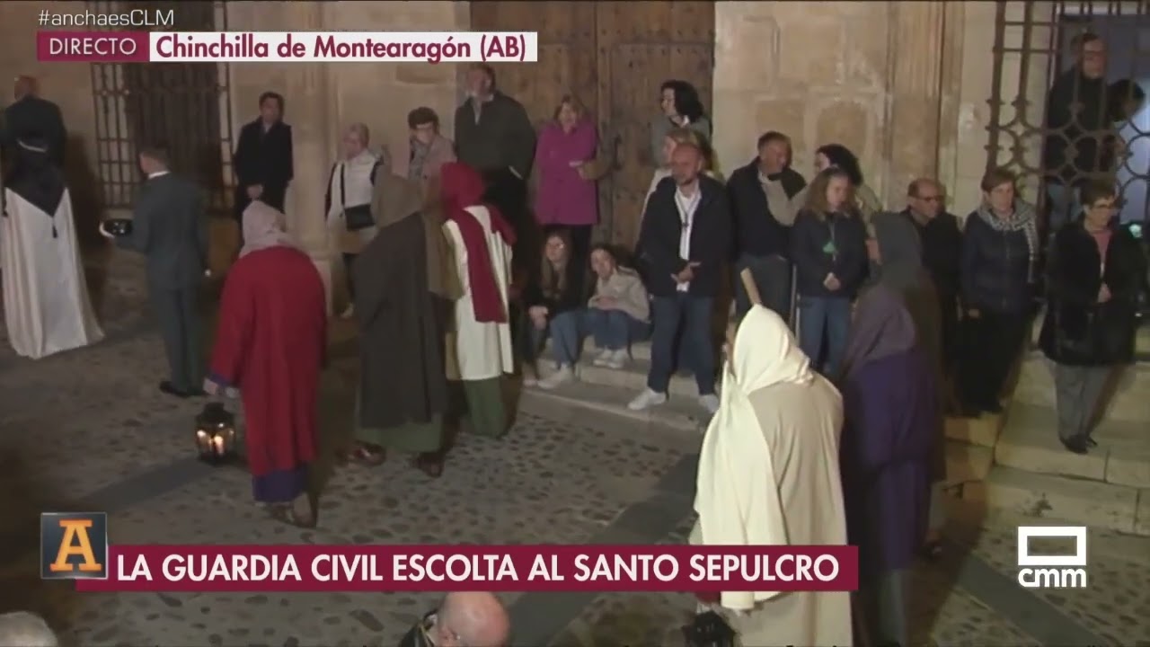 La emocionante salida de la Procesión del Santo Entierro en Chinchilla de Montearagón