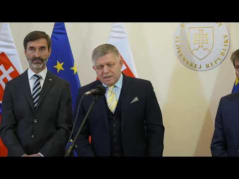 Tlačov&aacute; konferencia predsedu vl&aacute;dy SR Roberta Fica, ministra zahraničn&yacute;ch vec&iacute; a eur&oacute;pskych z&aacute;ležitost&iacute; Juraja Blan&aacute;ra a &scaron;t&aacute;tneho tajomn&iacute;ka MZVaEZ Mareka E&scaron;toka na t&eacute;mu:

Ďalej &uacute;spe&scaron;ne atakujeme &scaron;kodliv&yacute; cieľ Eur&oacute;pskej komisie zak&aacute;zať po roku 2035 predaj &aacute;ut so spaľovac&iacute;mi motormi &ndash; najnov&scaron;&iacute; v&yacute;voj na eur&oacute;pskej &uacute;rovni.

Ako m&ocirc;žete veriť MERZOVI, ktor&yacute; je st&aacute;le "jednou nohou" v BLACKROCK??? Ste veľk&yacute; "optimisti"... Je to to ist&eacute;, ako veriť Leyen alebo Kallas....

https://www.youtube.com/watch?v=PdxChtsMNHA

#fico #estok #blanar #slovensko #europskakomisia