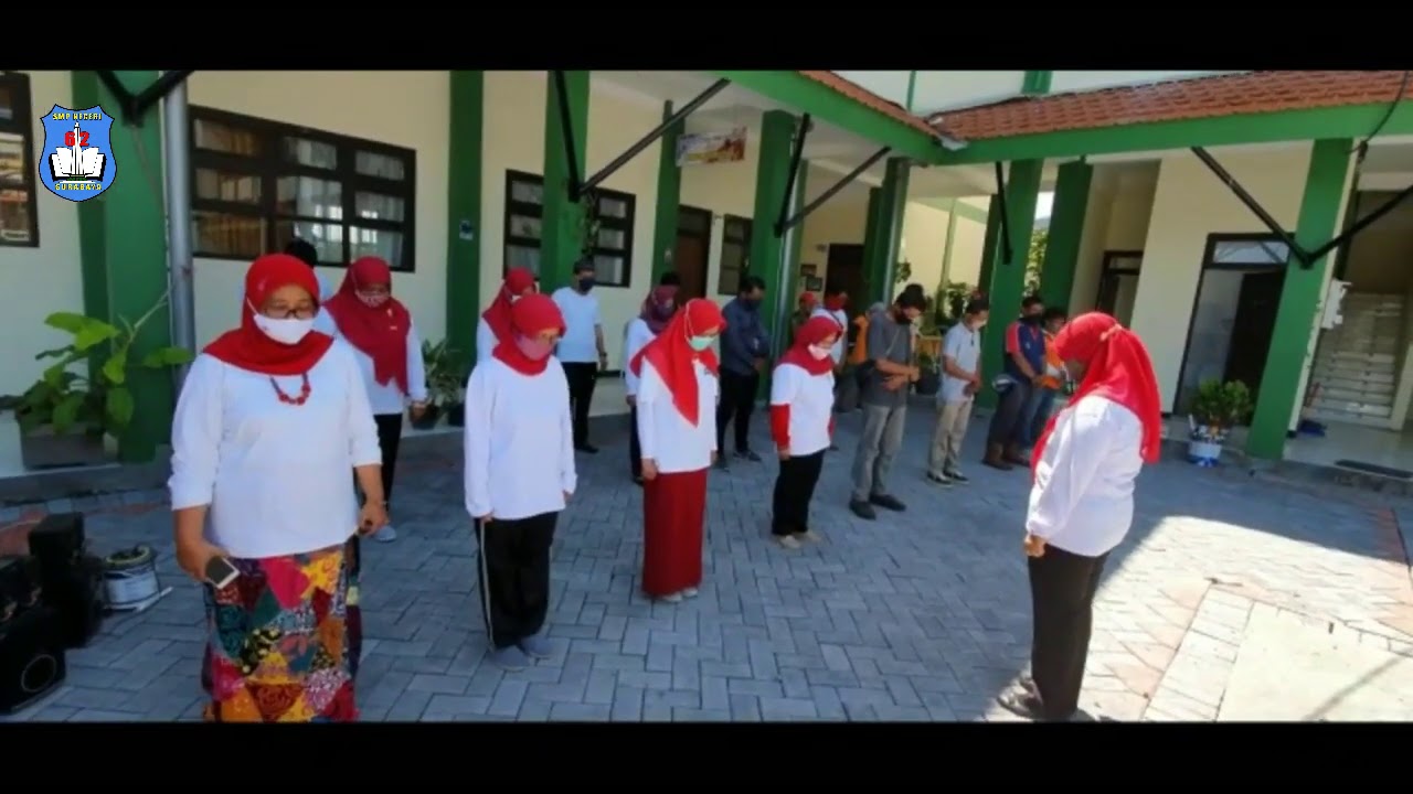 Mengheningkan Cipta SMP Negeri 62 Surabaya dan Crew Cipta Karya - YouTube