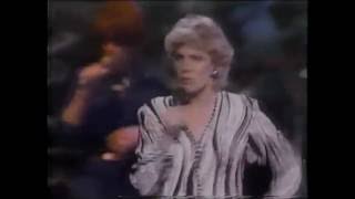 Video thumbnail of "Anne Murray - You Won't See Me - "Live""