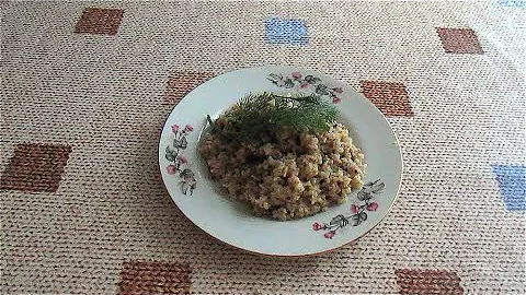 Ячневая каша с маленьким секретом. Попробуешь и добавки попросишь.
