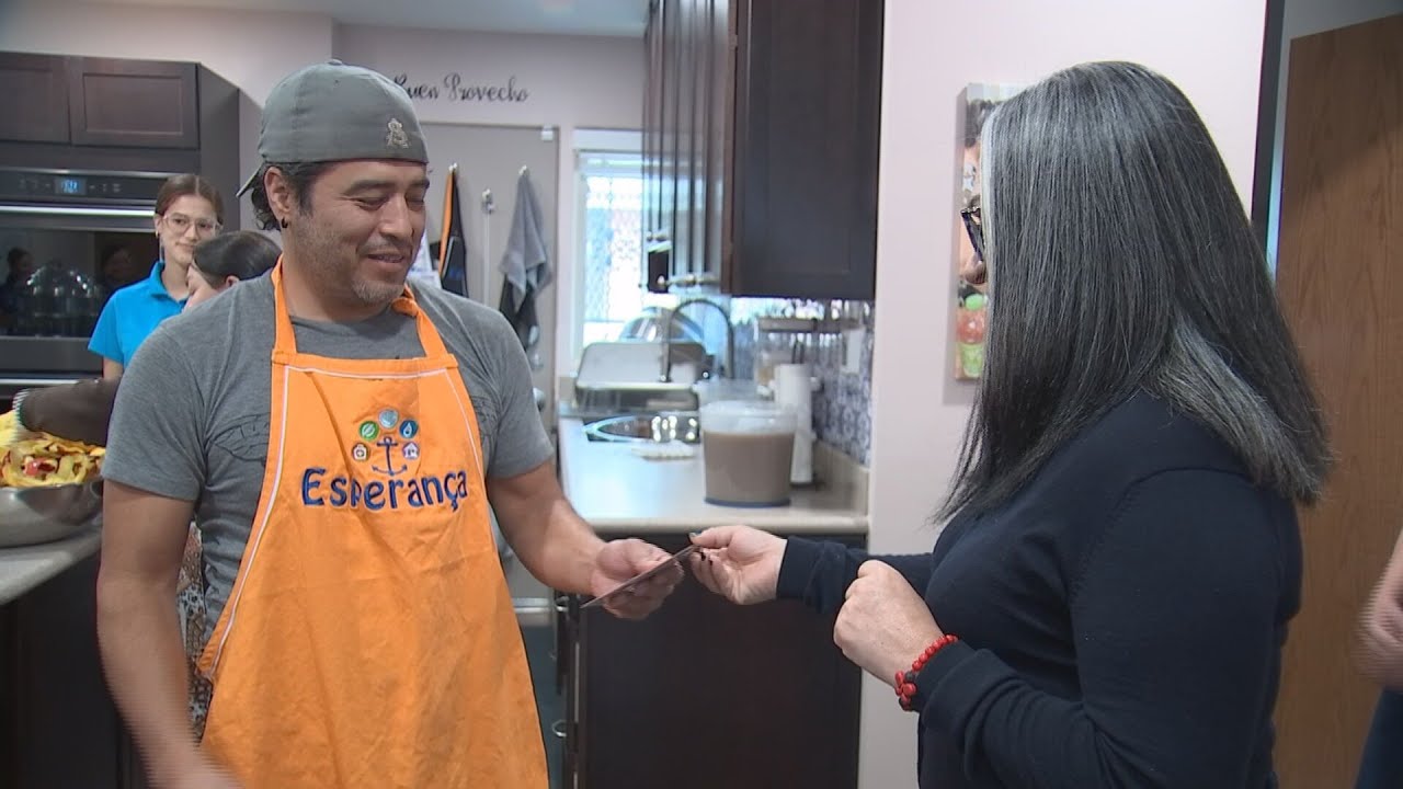 Volunteers Pay It Forward to chef who helps seniors