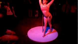 AMAZING STRIPPER POLE PERFORMANCE