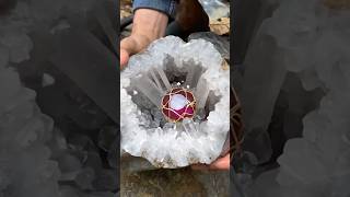 “This Rock Hid a Perfect Gem Inside… 😱💎 Unbelievable Discovery!”