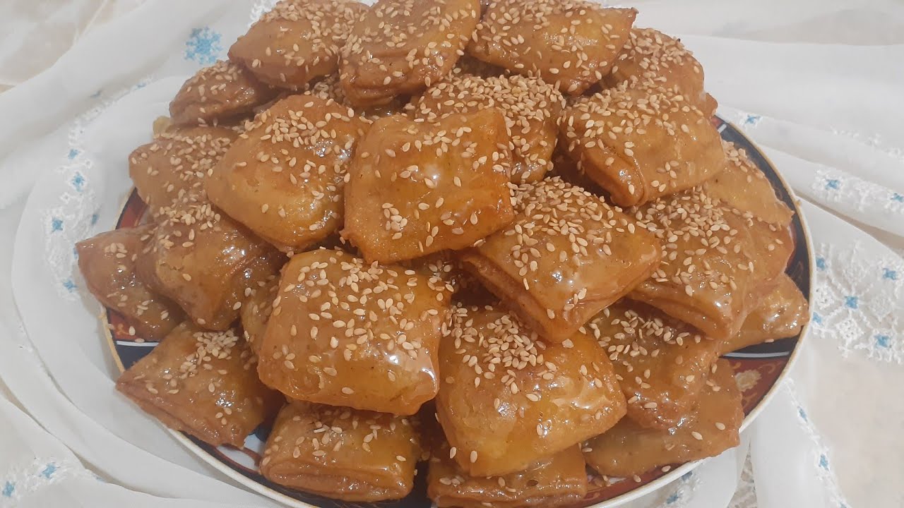 الرغيفة المكناسية البلدية التقلدية على حقها او طريقها مورقة او مقرمشة لذيذة من اروع ما يكون