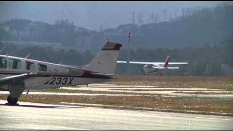 FAA Delays Closing of Airport Control Towers