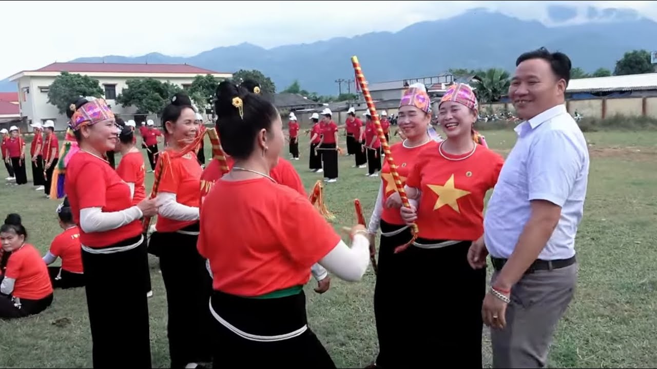 gặp Chủ kênh Dũng Tươi tv sơn la giao lưu cùng các bác đội văn nghệ 