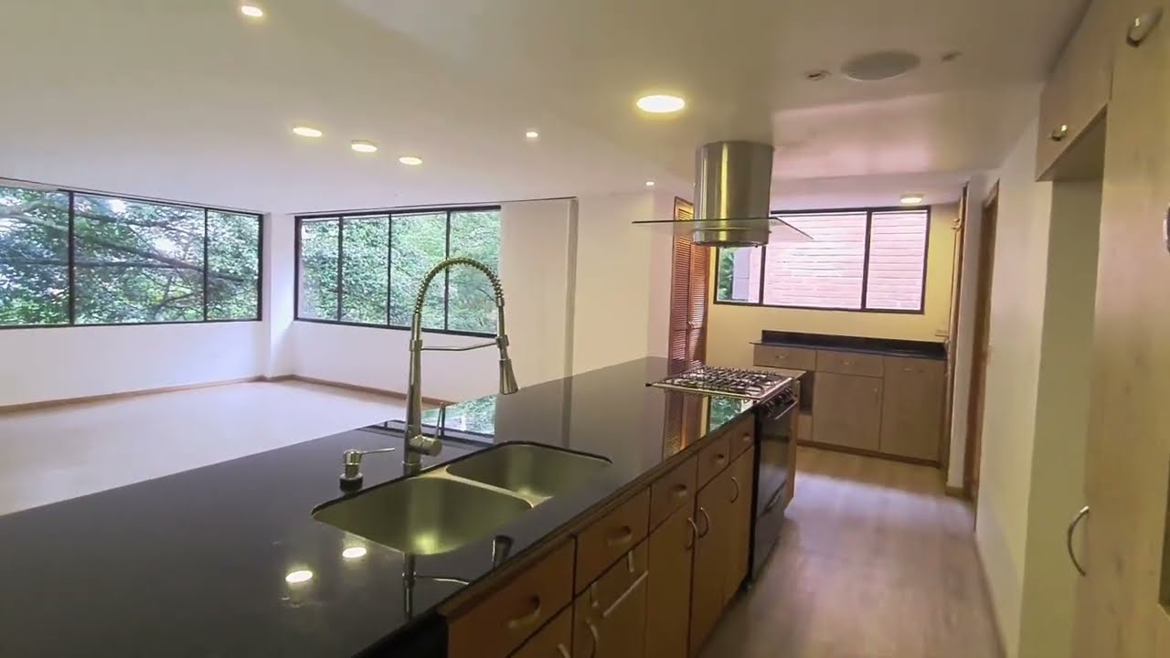 Venta apartamento cerca al Mall Drive In el Poblado Medellín 