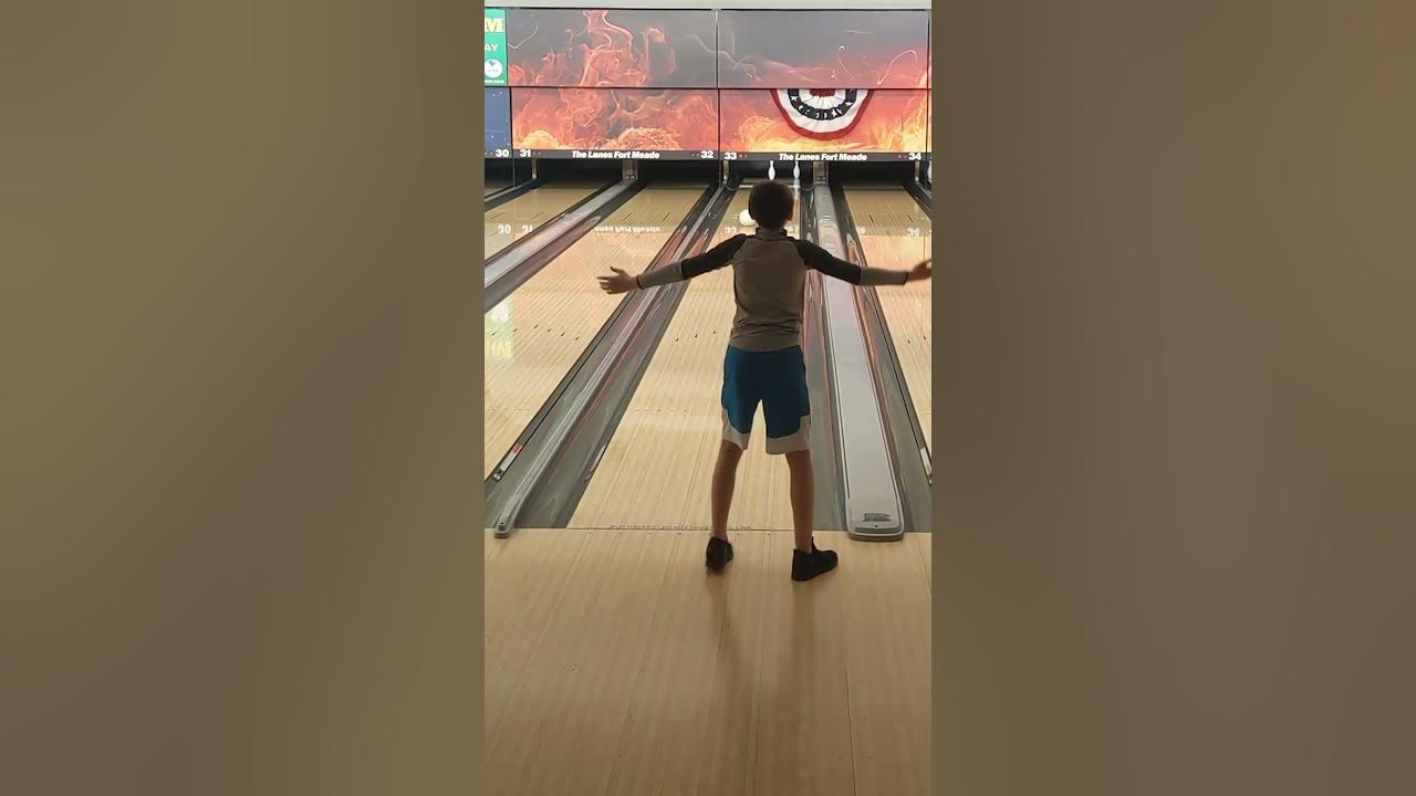 Backup ball practice!! bowling twohandedbowling 2handedbowling YouTube
