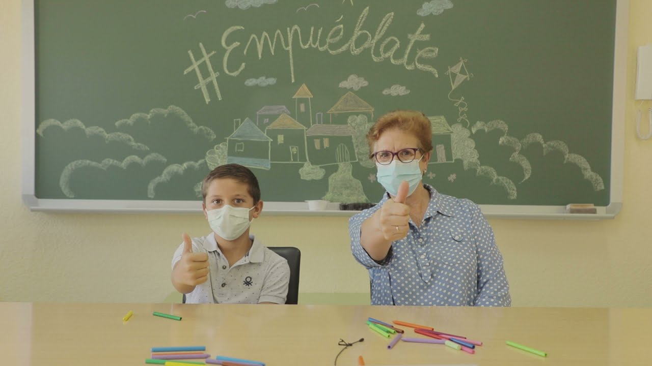 Nietos y abuelos - Colegio Público Santísimo Cristo de la Salud de Noez - Empuéblate