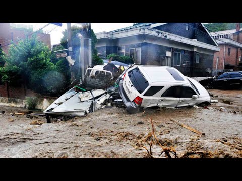 A terrible flood is taking away cars, homes and lives in Sarajevo, Bosnia!