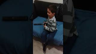 20160701 Jogando vídeo game 02