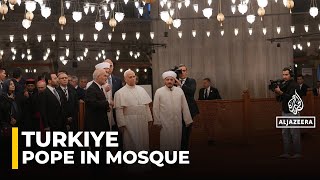 Pope Leo In Turkey Pontiff Visits Istanbuls Sultanahmet Mosque