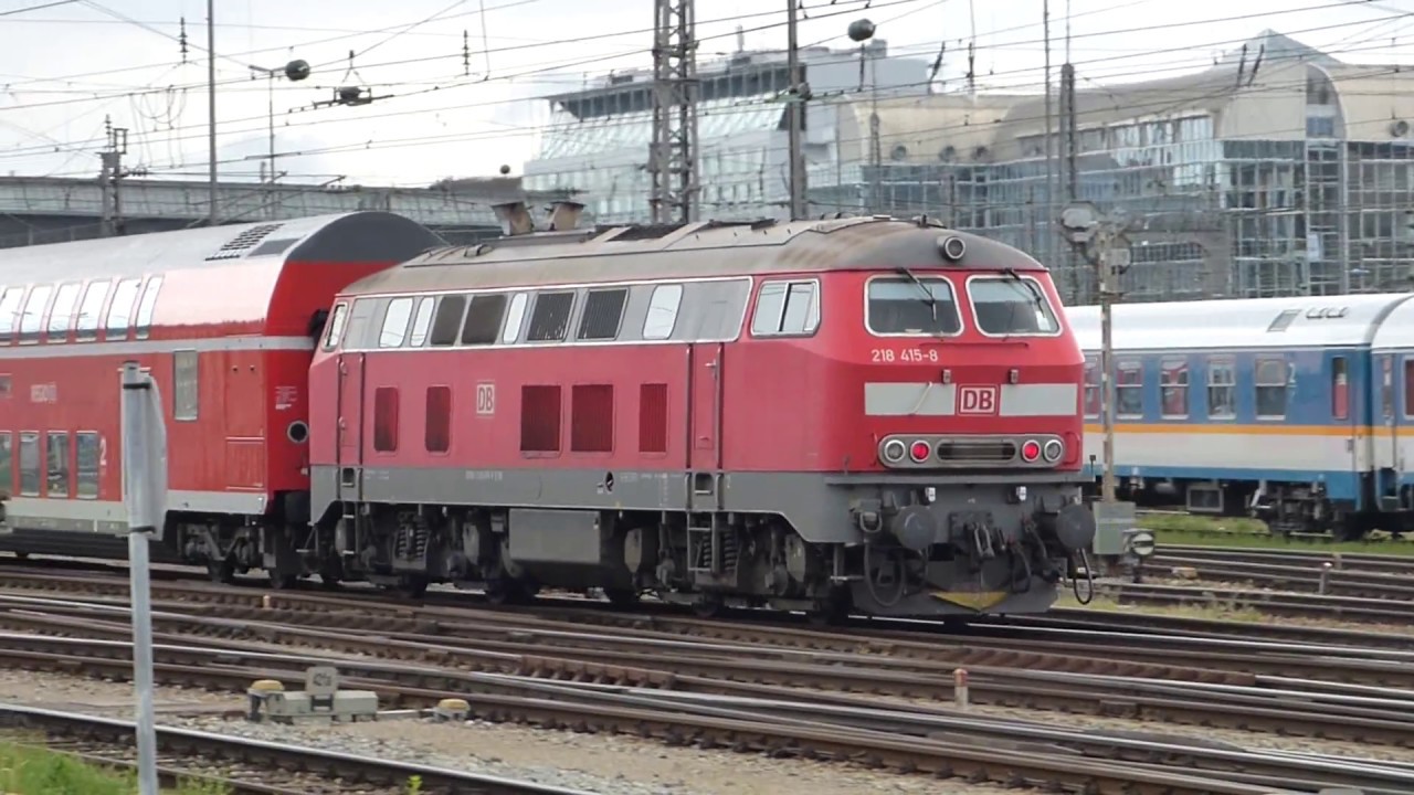 München Hbf: Loks der Baureihe 218 mit Personenzügen