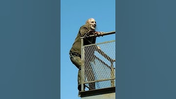 Walkers Climbing Into Commonwealth | TWD #Shorts
