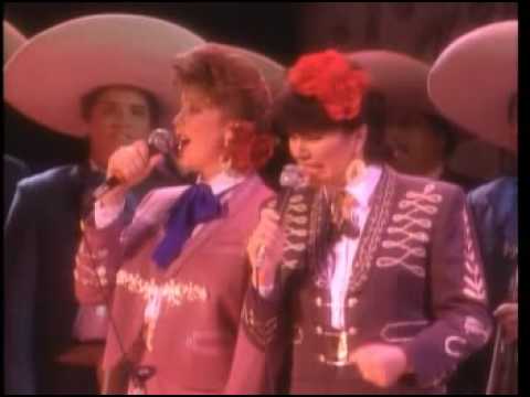 Mariachi Vargas y Linda Ronstand (y andale)