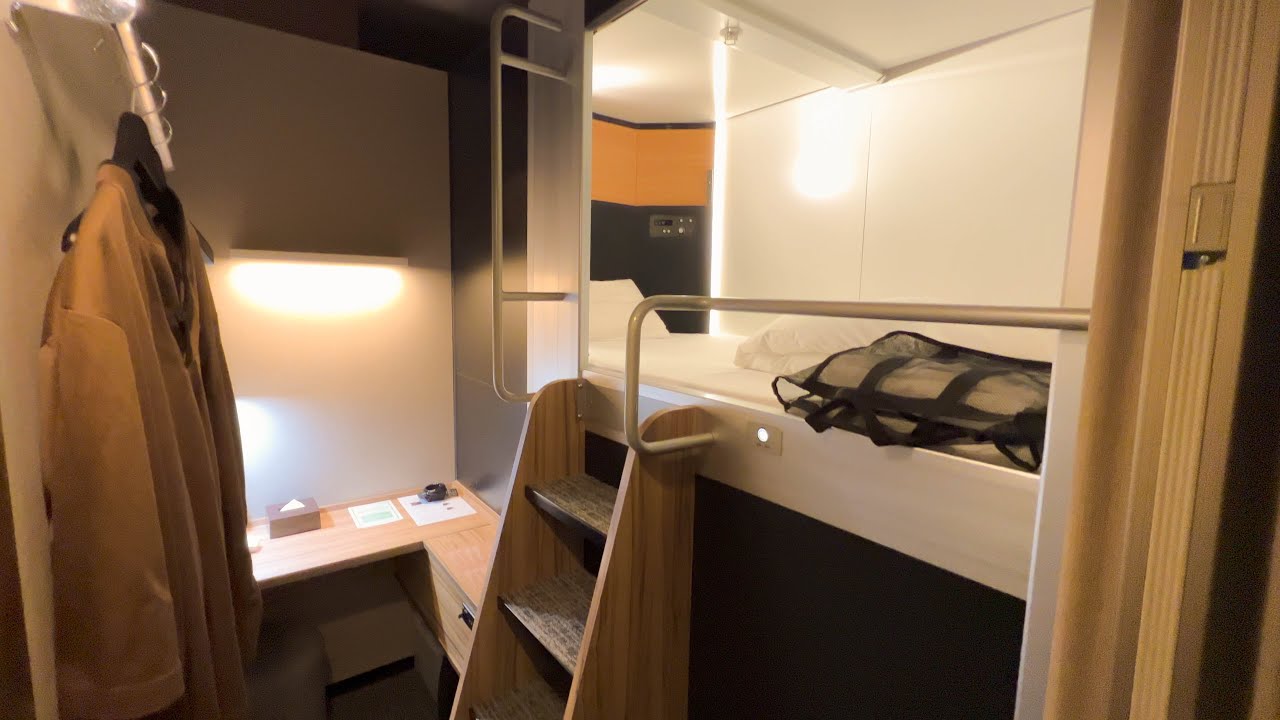 Experiencing Japan’s Unique Capsule Hotels: FREE Ramen & Luxurious Breakfast Included!!🍜🍥🍦