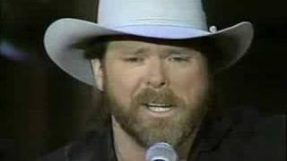 Vignette de la vidéo "Dan Seals - Everything That Glitters (live 1991)"