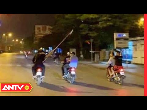 Video Hai Nhóm Học Sinh Hỗn Chiến, Ném Bom Xăng Rượt Nhau... - YouTube