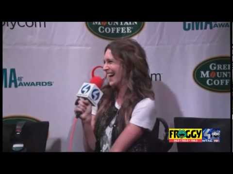 CMA AWARDS 2012 KELLY BANNON