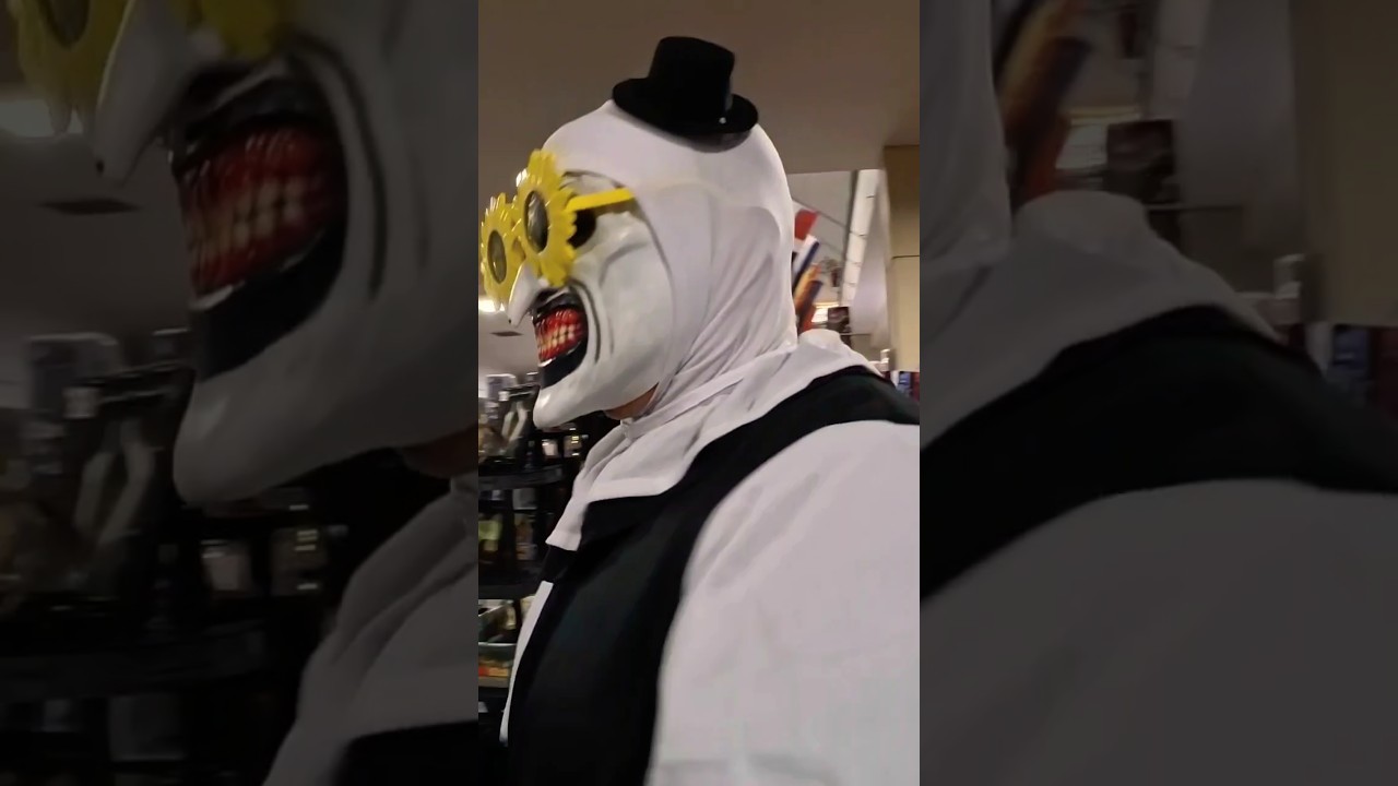 Art the Clown shopping for victims #halloween #halloweenevent #horror
