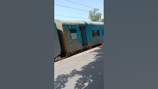 Gomti Express New Delhi se Agra cantt Lucknow