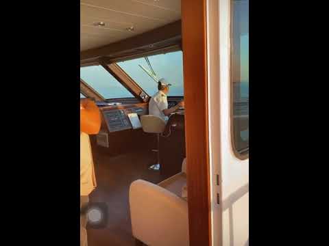 واااای ملوووان ندا یاسی رو بغل کرد