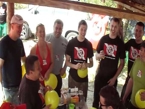 Демонстрация действия гелия на голос человека