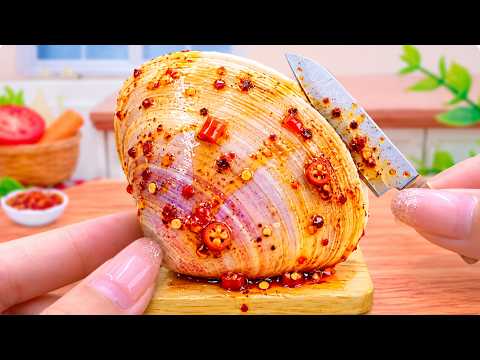 Tips for Seafood Lovers 🍲 How to Make Creamy Clam Chowder with Bread - Mini Cooking