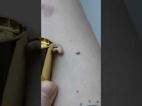 Lambre Тональний крем з матуючим ефектом №3 MATTING MAKE UP GOLD NEW 03 стиглий персик 3, видео 1