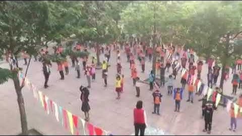 Cùng “ Nối vòng tay" Trường Tiểu học Hương Ngải