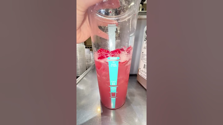 Starbucks strawberry açai￼ refresher ￼ with lemonade ￼😘