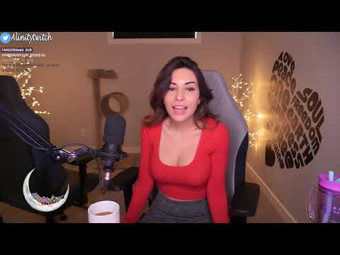 TWITCH *SEXY* GIRL STREAMER! (*THICC* MOMENTS COMPILATION)!!!