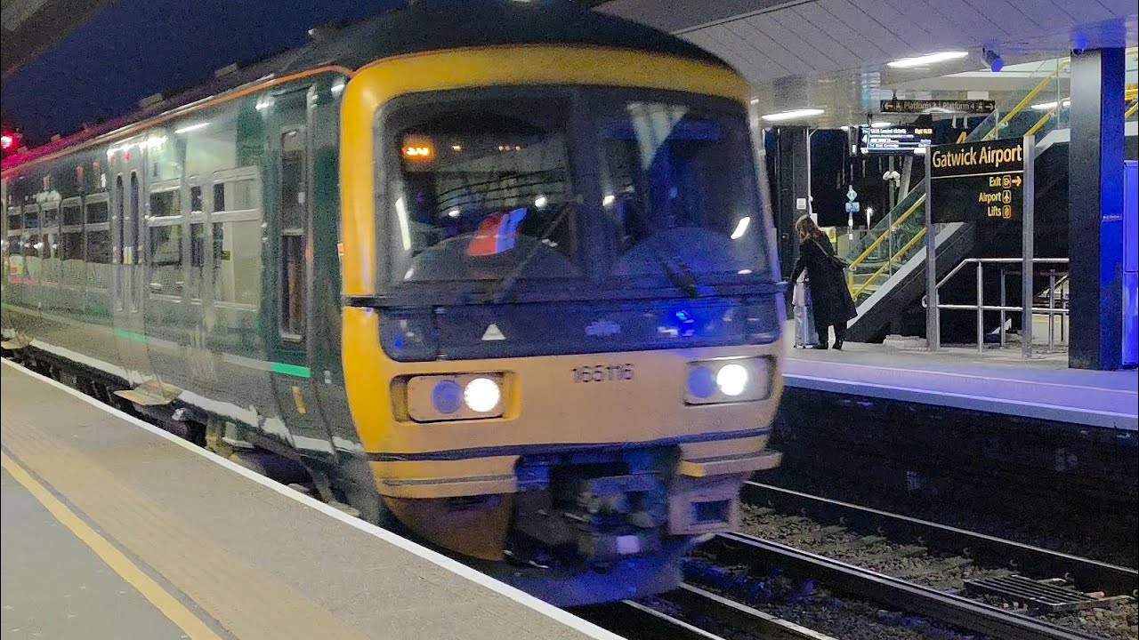 Journey On The Great Western Railway Class 165116 From Gatwick Airport Towards Dorking Deepdene