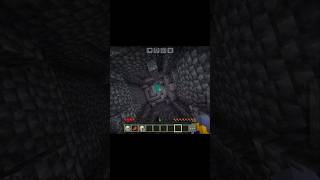 Minecraft Manhunt But I Pulled Off an INSANE Clutch 😱🔥
