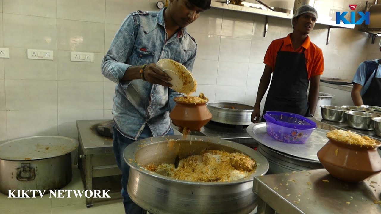 Chicken Dum Biryani  in Restaurant Style || Street Food