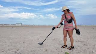 Beach Finds Detective: Bounty Hunter Discovers Buried Money!
