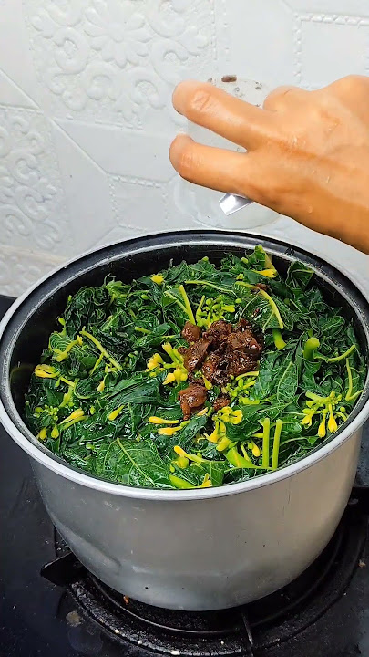 Papaya leaf lovers must know this #food #shortsvideo #papayaleafprocessing