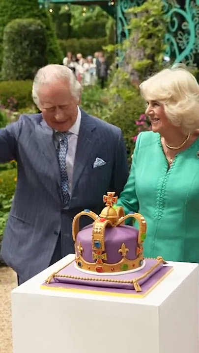 King Charles and Queen Camilla Celebrate Coronation by Cutting Crown Cake 👑🎂