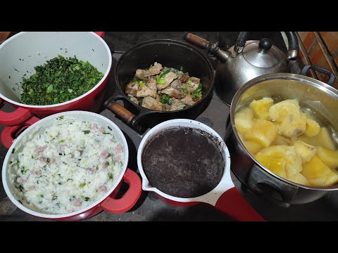 Meu almoço de sábado, comida caseira no fogão a lenha 👩🏽‍🍳❤️