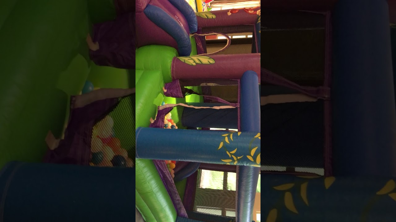 Toys4rent. Kiwi kids castle with ballpit