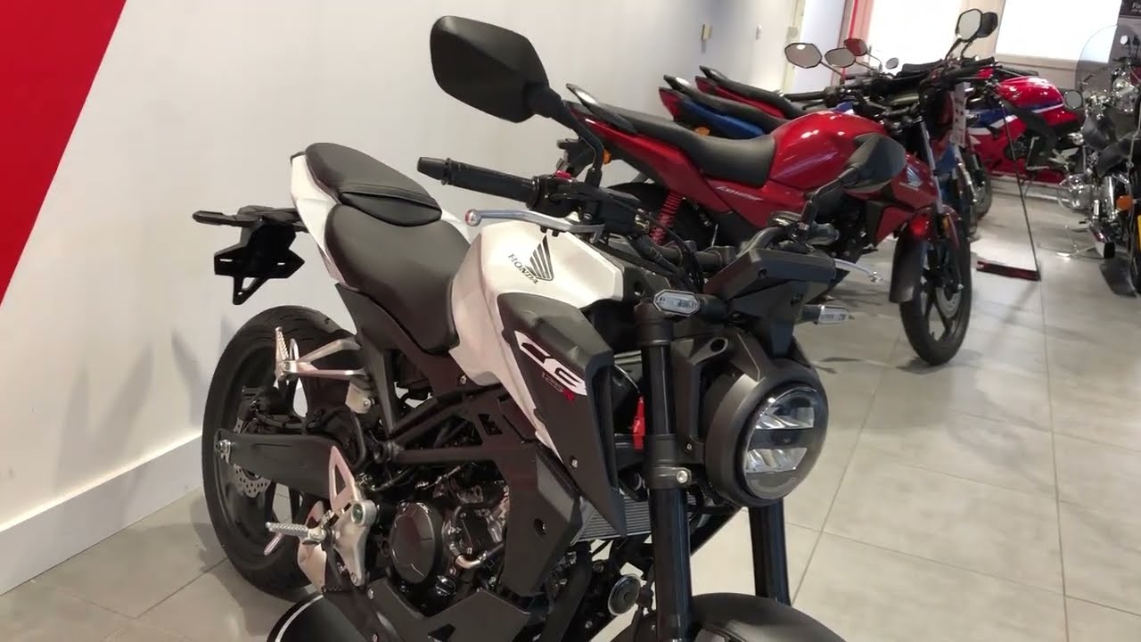 Honda CB125R 2025 Model. Pearl Cool White. Brand New Unregistered Honda CB125R 2025 Model. Pearl Cool White. Brand New Unregistered