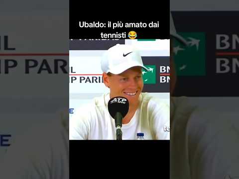Video Jannik Sinner e il cappellino nero a Roma contro Rublev -