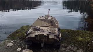 Driving the JagdPanther to the water. 1/10 scale 3d-printed RC tank.