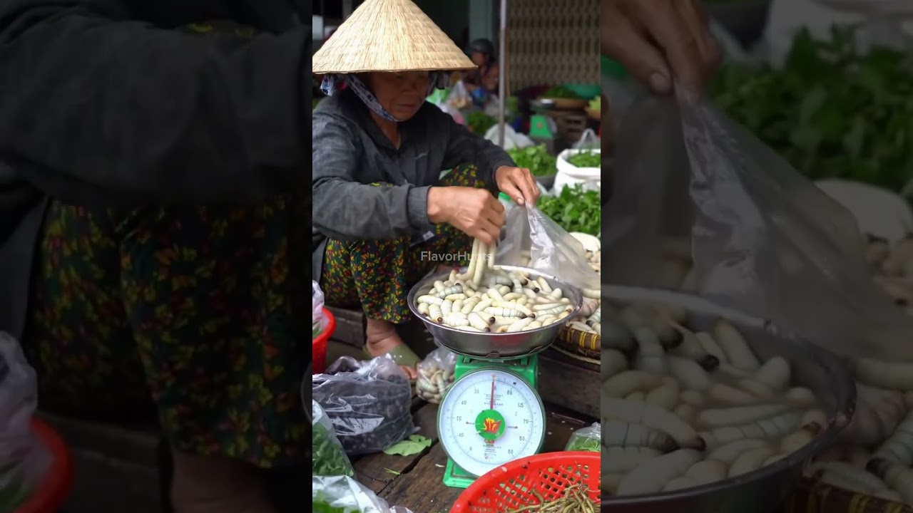 The Most Unbelievable Market Scene in Asia .