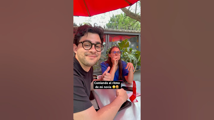 Comiendo al ritmo de mi novia 🙃🍔 #emiliopego #mexico #boda #novios #pareja #comida