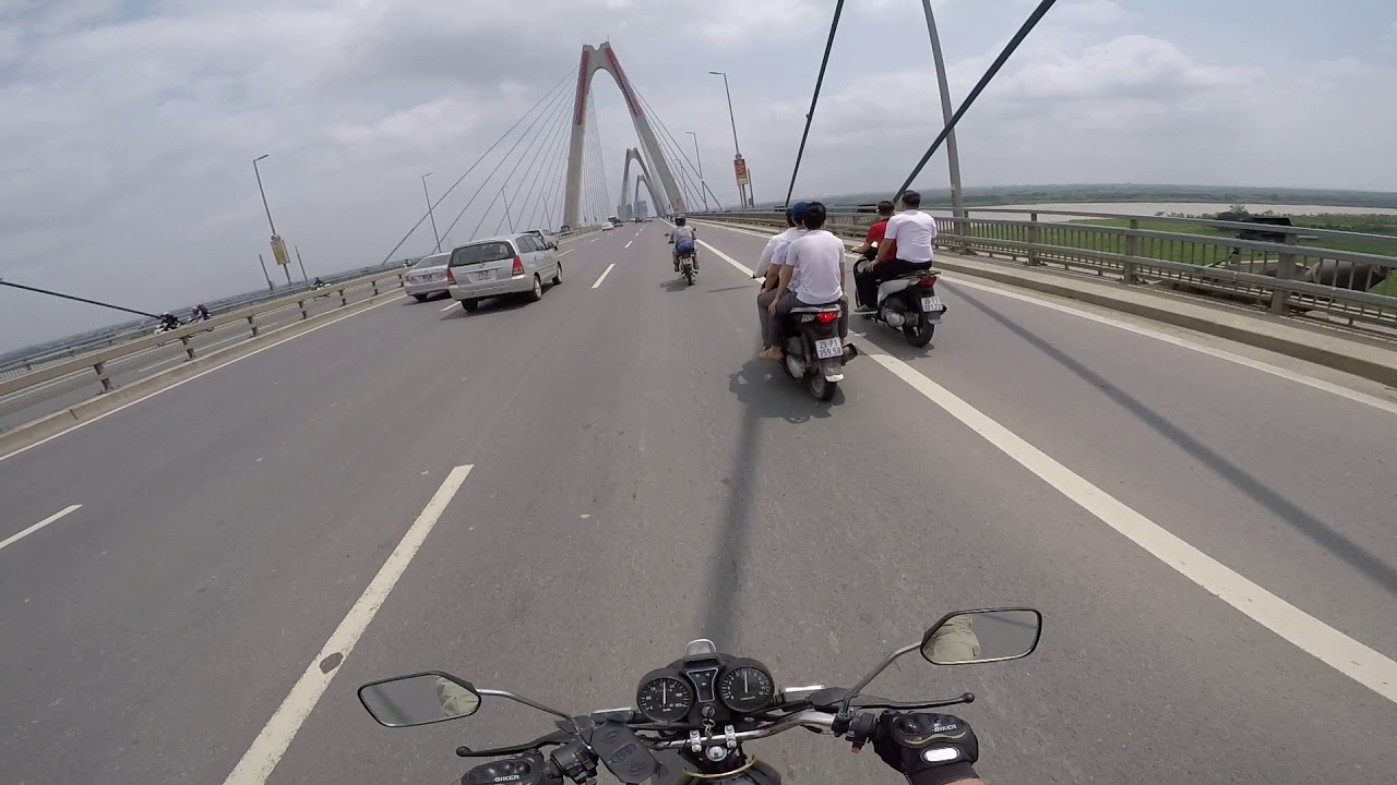 Bridge over the Red River, Hanoi, Vietnam